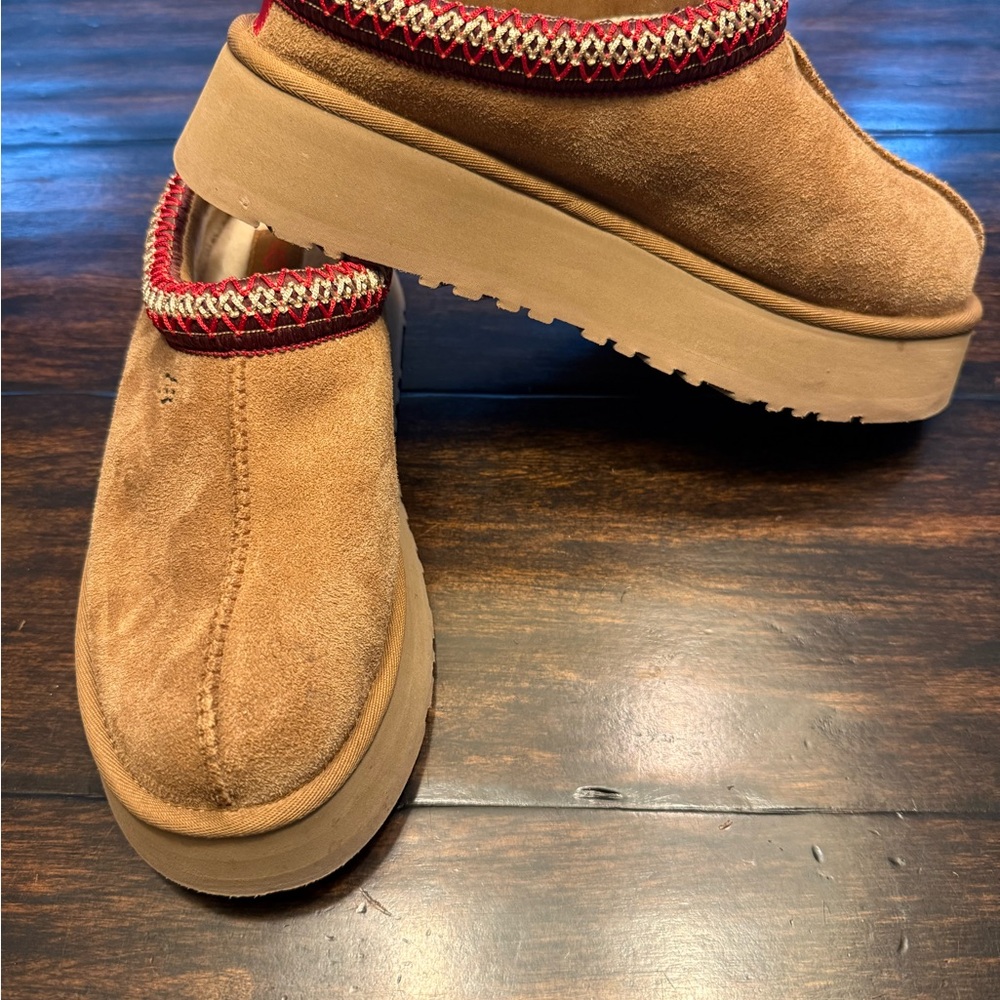 UGG Tazz II Women’s Size 8, Chestnut NEW!